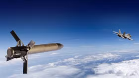 Mỹ phát triển thiết bị mồi bẫy tên lửa phòng không thế hệ mới cho Không quân