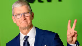 Tim Cook kiếm được 98,7 triệu USD vào năm ngoái với tư cách là CEO của Apple