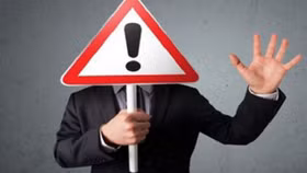 Duy trì hạn chế giao dịch đối với hai mã cổ phiếu MCI và JOS