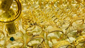 Giá vàng ngày 31/3: Vàng thế giới bật tăng, vàng trong nước vẫn tiếp tục đà giảm