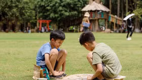 Tìm một vé về vùng đất của những đứa trẻ hạnh phúc