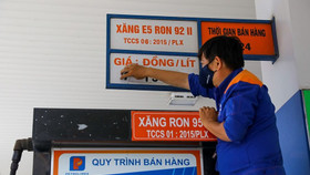 Lùi ngày điều chỉnh giá xăng dầu sang 23/5