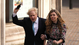 Thủ tướng Anh Boris Johnson và bạn gái trẻ sẽ kết hôn vào hè năm sau