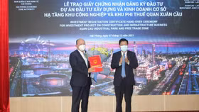 Hải Phòng trao chứng nhận đầu tư khu phi thuế quan hơn 11.000 tỷ đồng cho Xuân Cầu