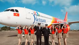 Mở hàng giá 90.000 đồng, Vietjet làm nóng sàn HOSE?