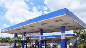 Giá xăng dầu giảm mạnh về mức thấp nhất từ đầu năm đến nay, còn 20.130 đồng/lít