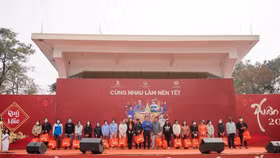 Bia Sài Gòn chia sẻ khó khăn với người lao động trong chương trình “Cùng nhau làm nên Tết”