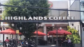 Highlands Coffee “chây ì” thanh toán, uy hiếp chủ mặt bằng giảm giá tiền thuê nhà