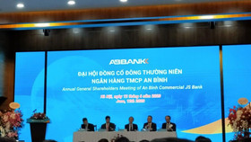 ABBank không chia cổ tức, tạm hoãn niêm yết