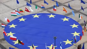 EU cạnh tranh với "Vành đai và Con đường" của Trung Quốc bằng một kế hoạch cơ sở hạ tầng riêng