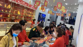 Sáng tăng chiều giảm: Bất ngờ giá vàng ngày "Thần Tài"