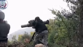 Video: Trúng tên lửa khủng bố, tăng T72, T90 của quân đội Syria... vẫn sống