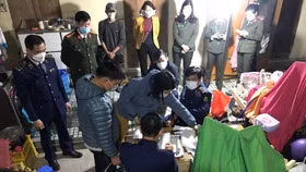 Khởi tố hình sự 2 vụ án liên quan đến sản xuất, buôn bán hàng giả và xâm phạm quyền sở hữu công nghiệp