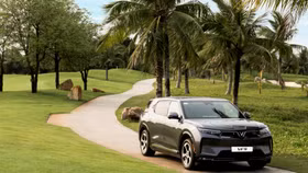 VinFast VF 9 tái định nghĩa “xe chủ tịch”