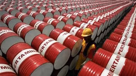 Goldman Sachs: Giá dầu thô tăng lên 57,5 USD/thùng đầu năm 2017