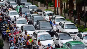 TP HCM: Tiếp tục nghiên cứu đề án thu phí ô tô vào trung tâm