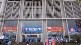 Đình chỉ siêu thị Trần Anh "mọc" dưới chân công trường