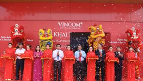 Vingroup ra mắt mô hình trung tâm mua sắm Vincom+