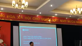 Giá nhà leo thang vì thủ tục ngày càng phức tạp, gánh nặng phí dồn hết lên vai người mua