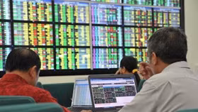 Khối ngoại bán ròng 4,6 triệu cổ phiếu FLC, VnIndex lùi về 670 điểm