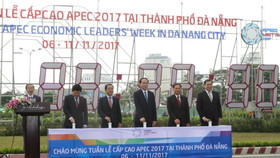 Chủ tịch nước bấm nút khởi động đồng hồ đếm ngược Tuần lễ Cấp cao APEC 2017