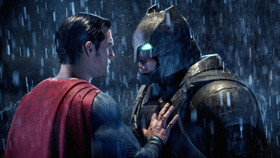 Mâm xôi vàng 2017: Batman v Superman "bội thu" nhưng thoát giải lớn nhất