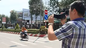 Không cấm người dân ngụy trang ghi hình lén