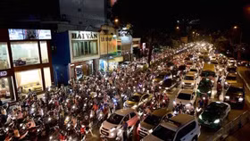 Sài Gòn "kẹt cứng" vì người dân ùn ùn về quê nghỉ lễ 2-9