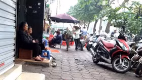 Nhìn lại câu chuyện nền kinh tế vỉa hè...