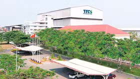 Thâu tóm nhà máy đường của HAG, SBT như "hổ thêm cánh"