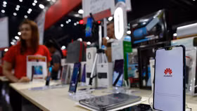Nga "xung phong" cung cấp hệ sinh thái phần mềm cho điện thoại thông minh Huawei
