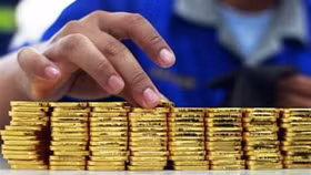 Vàng nổi sóng mạnh, SJC xác lập đỉnh mới 128,9 triệu đồng/lượng