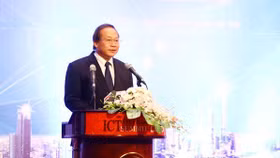 Chiến lược phát triển phải lấy ứng dụng CNTT làm trung tâm