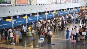 Vietnam Airlines hoãn 4 chuyến bay do bão Chaba