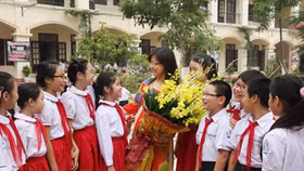 Bộ trưởng Phùng Xuân Nhạ gửi thư chúc mừng giáo viên nhân ngày 20/11