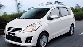 Ô tô Ấn Độ 4.000 USD đổ bộ ngàn xe về Việt Nam