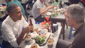 Obama ăn bún chả ở Hà Nội: Kịch bản giữ kín suốt một năm