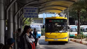 TPHCM sẽ thu về 200 tỷ đồng từ quảng cáo bên hông xe buýt