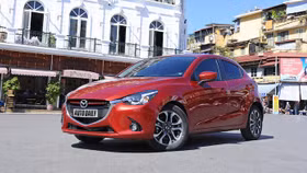 Giá xe Kia, Mazda và Peugeot giảm mạnh trong tháng ‘Ngâu’