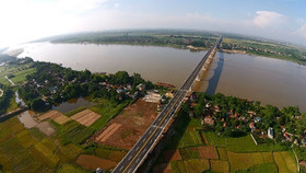 Hà Nội chưa đồng ý cho đơn vị tư vấn nước ngoài nào lập quy hoạch hai bên bờ sông Hồng