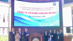 Chính thức niêm yết 1,9 tỷ cổ phiếu Vincom Retail trên sàn HOSE