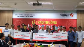 Đề xuất đánh thuế 30% với người trúng Vietlott