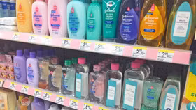 Johnson & Johnson bị phạt hơn 100 triệu USD vì sản phẩm chứa chất gây ung thư