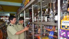 Quản lý thị trường: Hơn 8.500 cơ sở ký cam kết để rồi... vi phạm