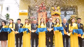 Bảo hiểm Sun Life Việt Nam khai trương 2 văn phòng