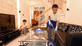 Dịch vụ dọn nhà, giữ thú cưng... "nóng" lên dịp giáp Tết