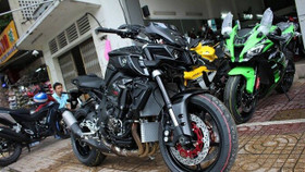 'Chiến binh bóng đêm' Yamaha MT-10 2016 đầu tiên đổ bộ VN