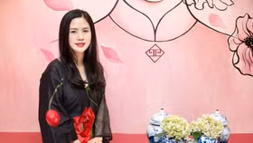 Áo dài tinh khôi đón mùa mới...