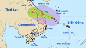 Họp khẩn 13 tỉnh chống bão số 4
