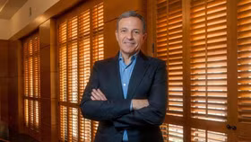 Từ Disney đến Boeing, “về hưu” không còn nằm trong "từ điển" của các CEO Hoa Kỳ